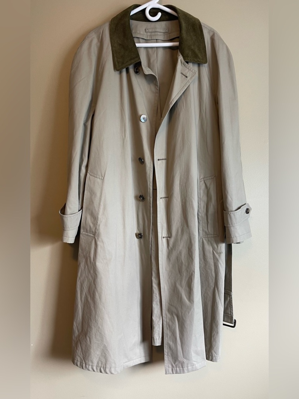 Vintage Beige Trench Coat with Olive Collar